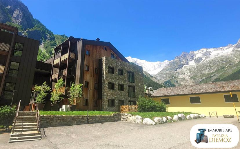 Trilocale in Strada Larzey-EntrèVes, Courmayeur — foto 2 di 5