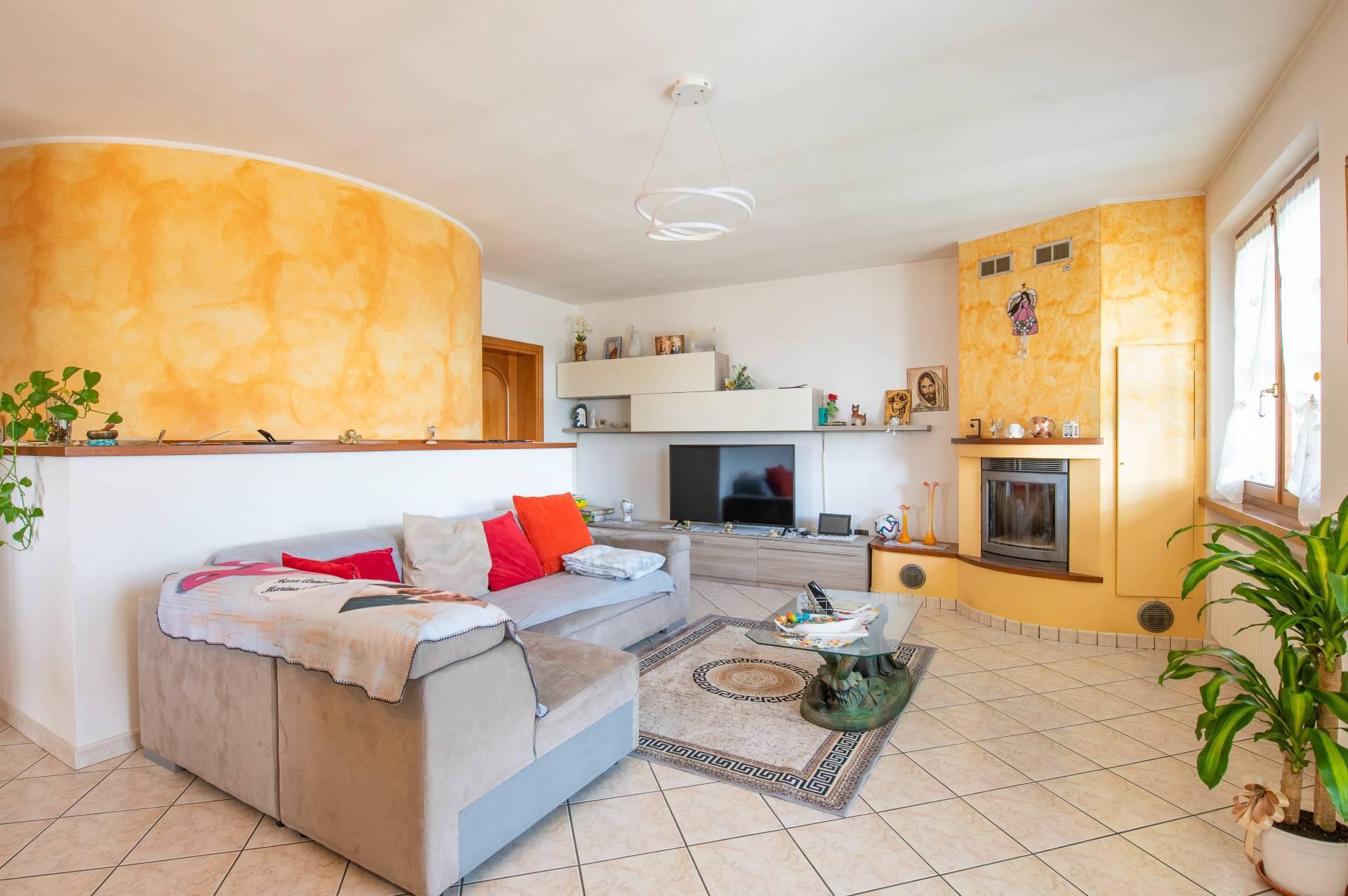 Villa in Via delle Salette 9, Nogarole Rocca
