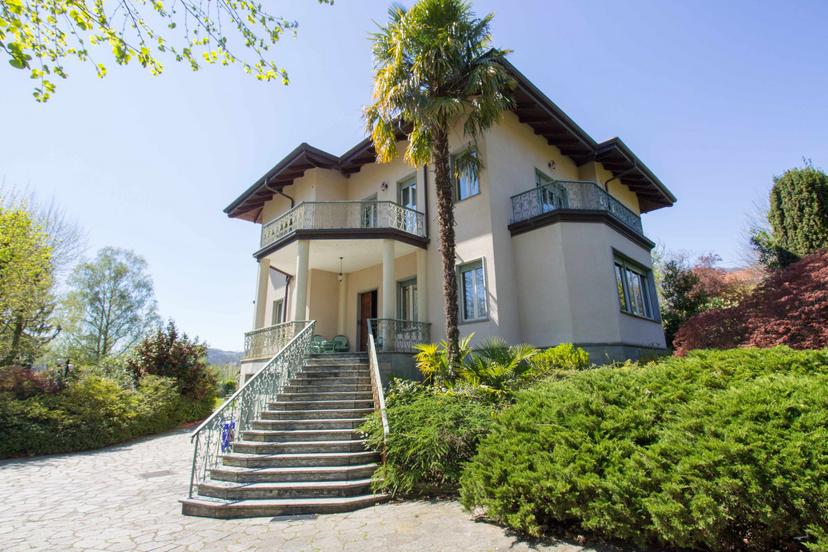 Villa in Via Cavour, 106, Corio — foto 2 di 5