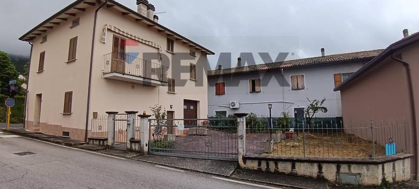 Casa indipendente in Frazione Rigali 3, Gualdo Tadino — foto 5 di 5