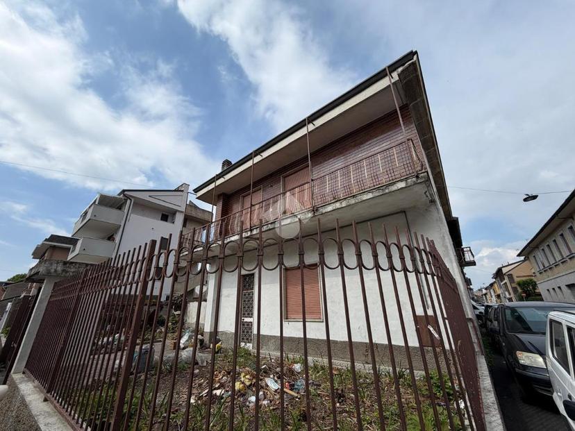 Villa in Via Carducci 1, Seregno — foto 2 di 5