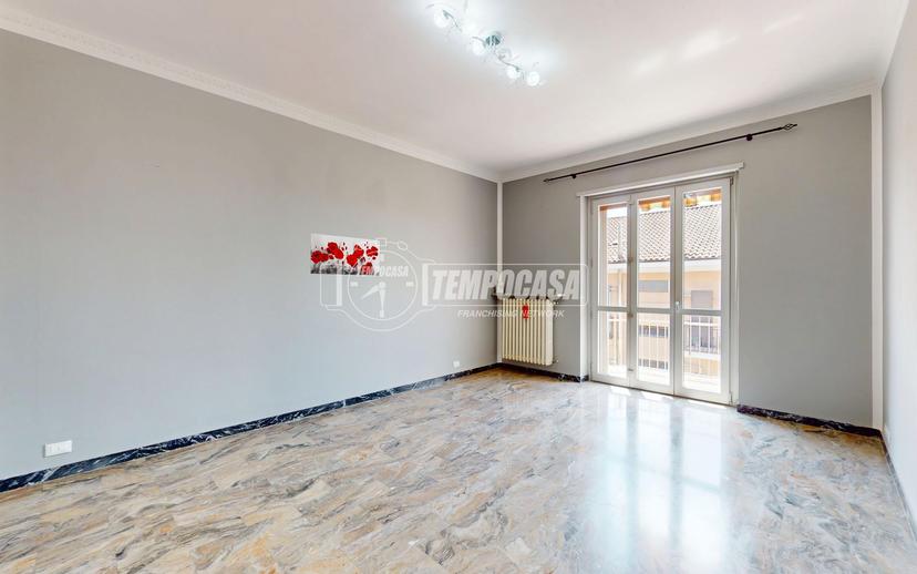 Trilocale in Via Papa Giovanni XXIII 8, Santa Vittoria d'Alba — foto 3 di 5