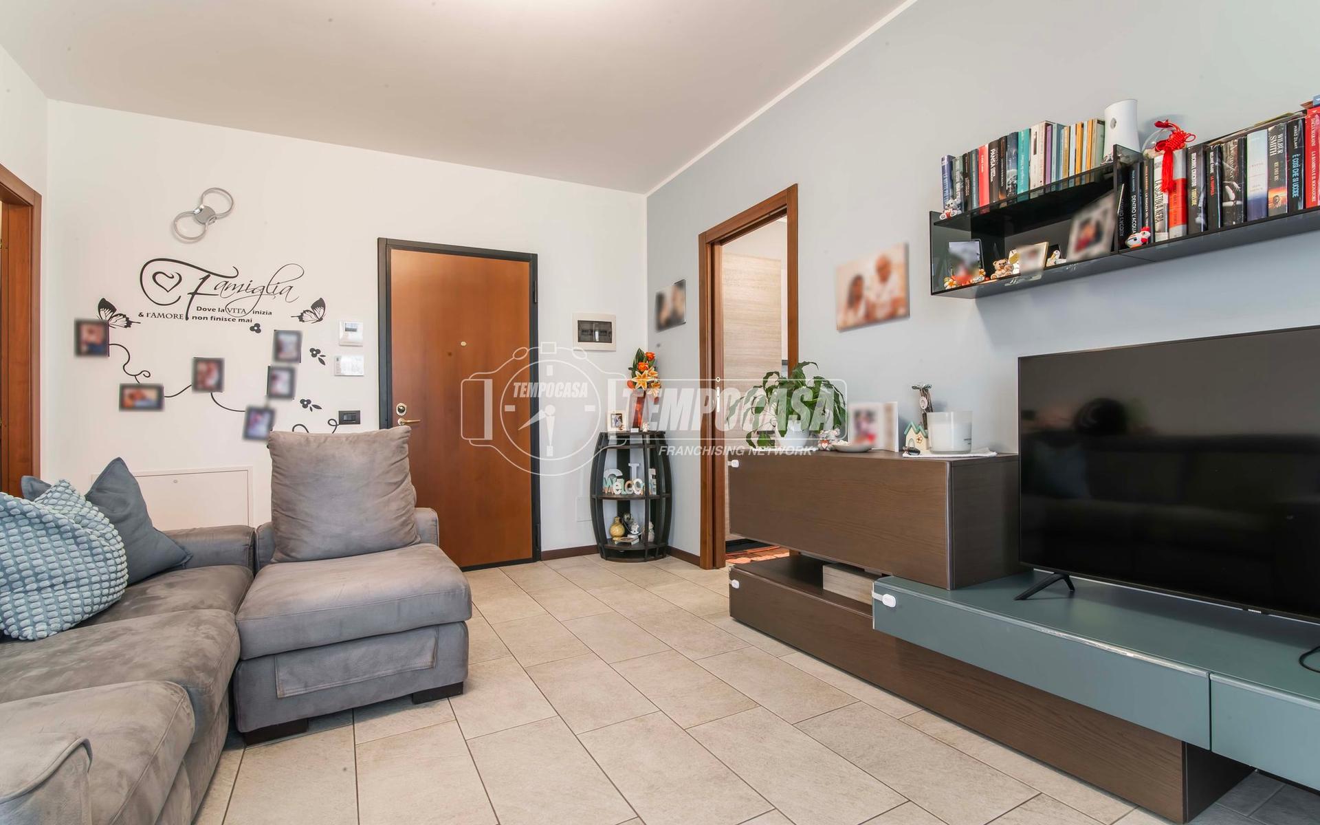Trilocale, Mozzate