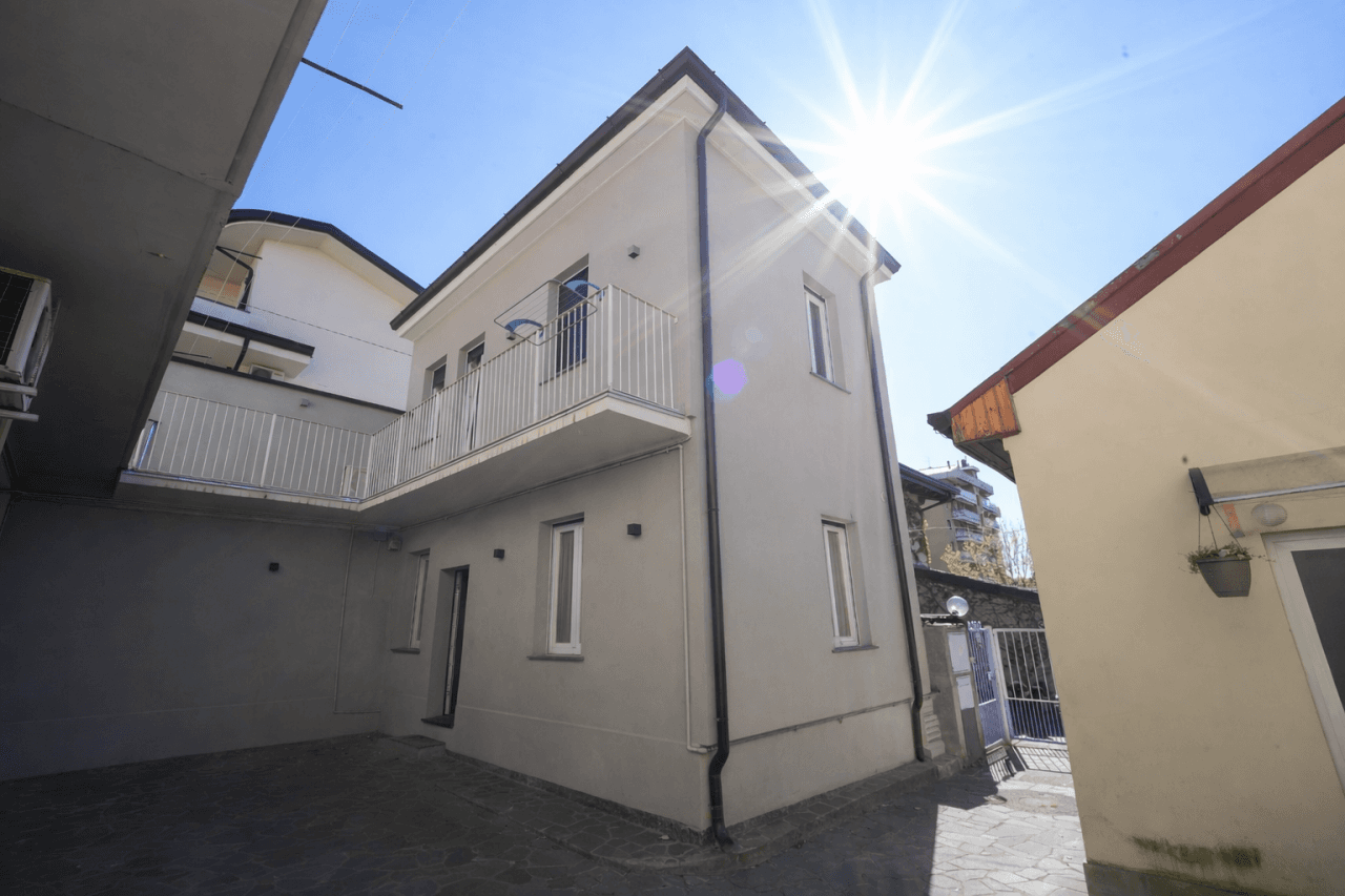 Trilocale in Via Adua 7, Biassono