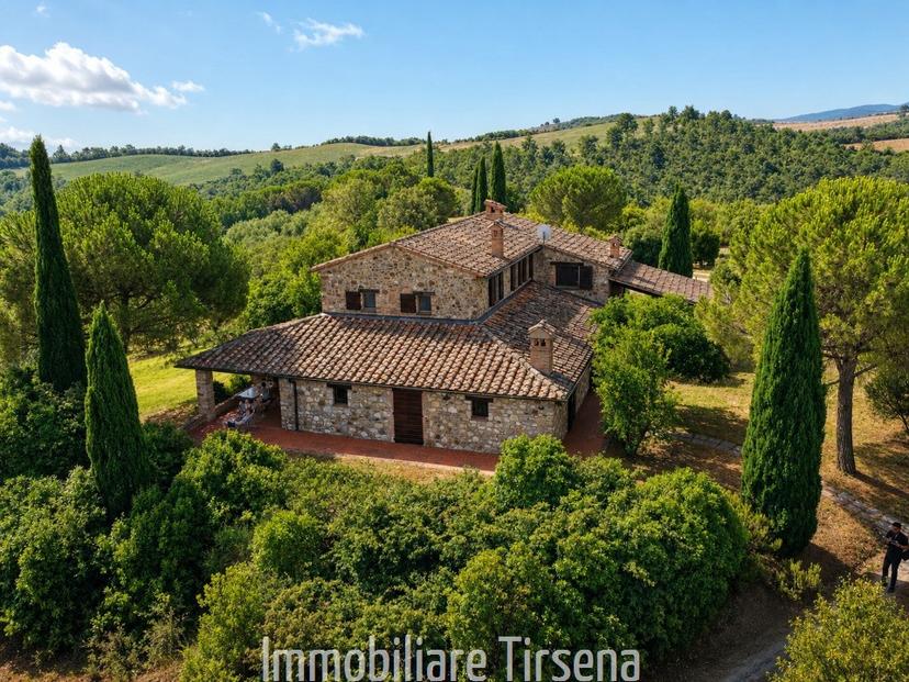 Casale in Strada Provinciale 82 , Fabro — foto 3 di 5