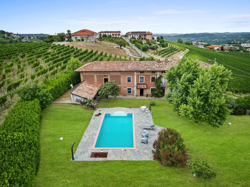 Cascina in Via San Siro 26, Calosso — foto 4 di 5