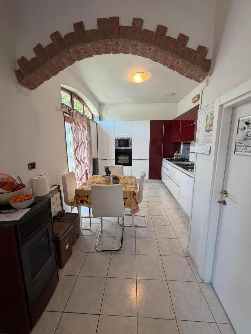 Villa trifamiliare, Castelnuovo Magra — foto 3 di 5