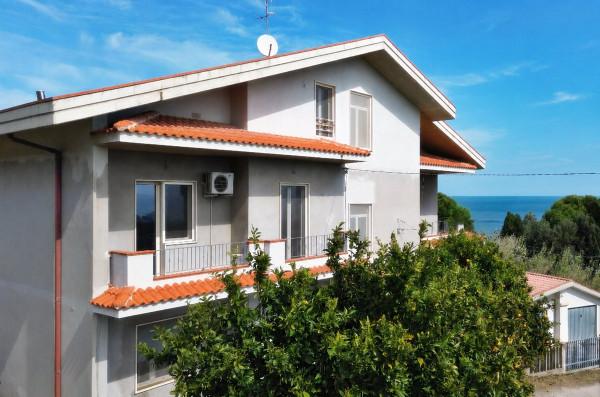 Villa plurifamiliare in Contrada Stagliano 14, Silvi — foto 3 di 5
