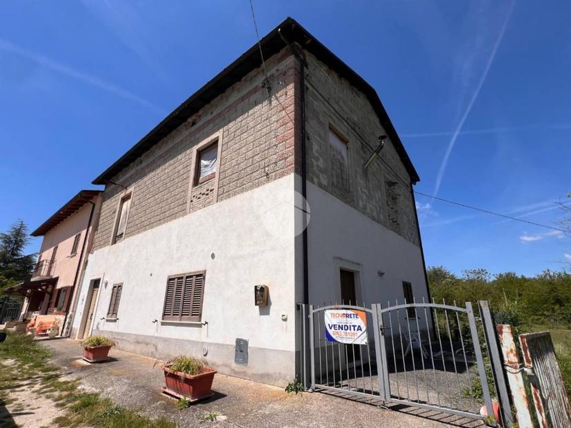 Villa a schiera in Via San Giovanni 121, San Pio delle Camere