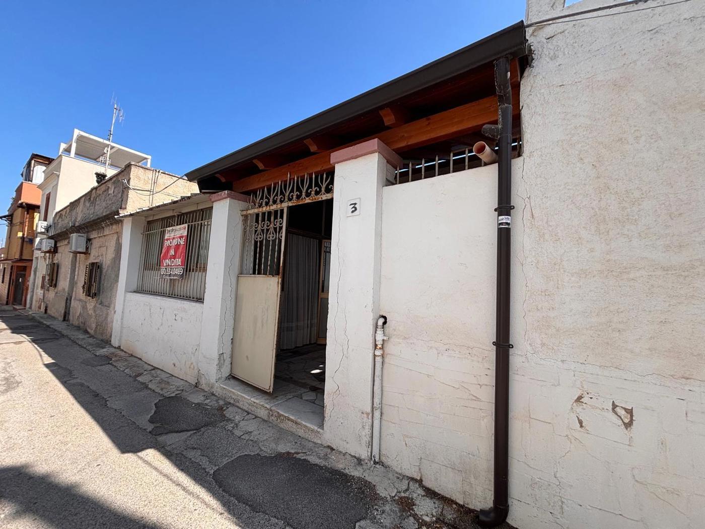 Casa indipendente in Via Monteverdi 3, Bari