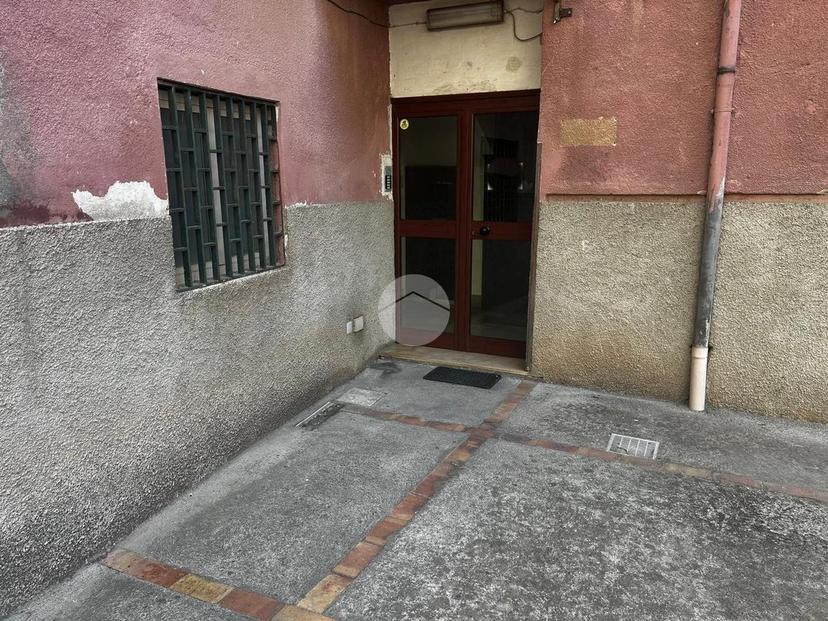 Trilocale in Via Molinella 32, Cosenza