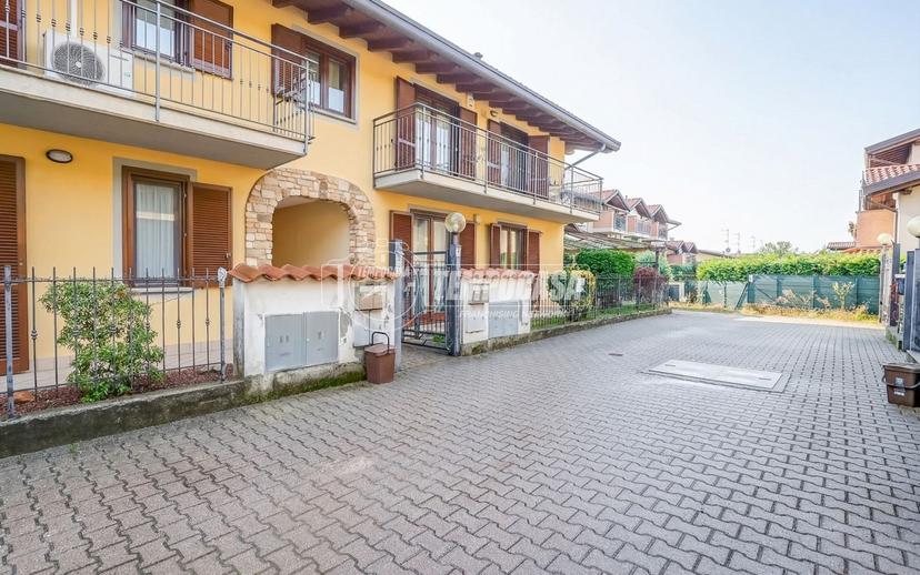 Trilocale in Via Pandolfi 41/B, Somma Lombardo — foto 4 di 5