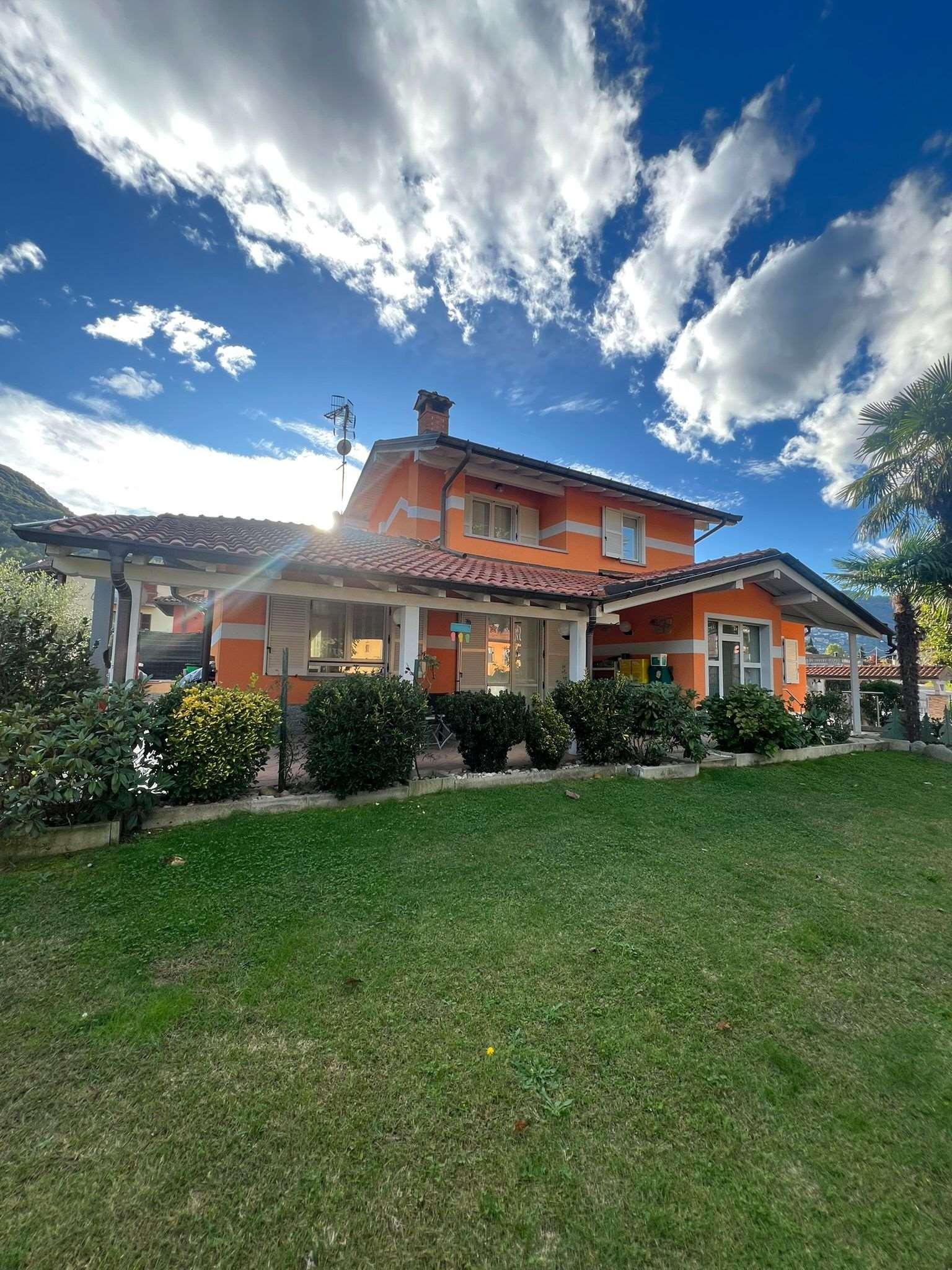 Villa unifamiliare, Lavena Ponte Tresa