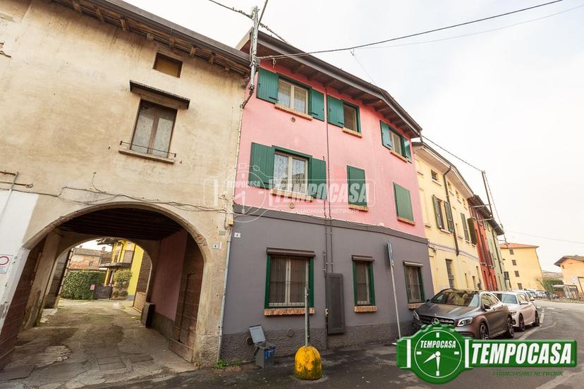 Trilocale in Via G. B. Benzoni, Palazzo Pignano — foto 3 di 4