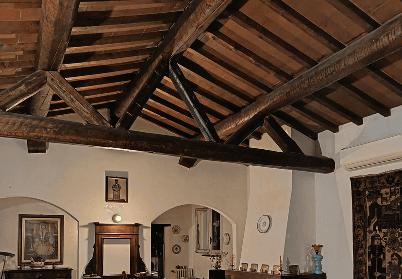 Trilocale in Via del Larione, Firenze