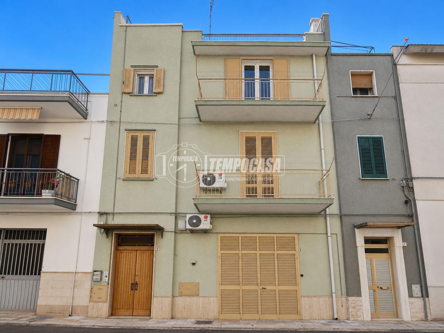 Casa indipendente in Via Donatello, Conversano