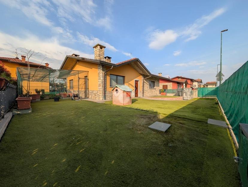 Villa in Via Alessandro Volta 30, Cavernago — foto 2 di 5