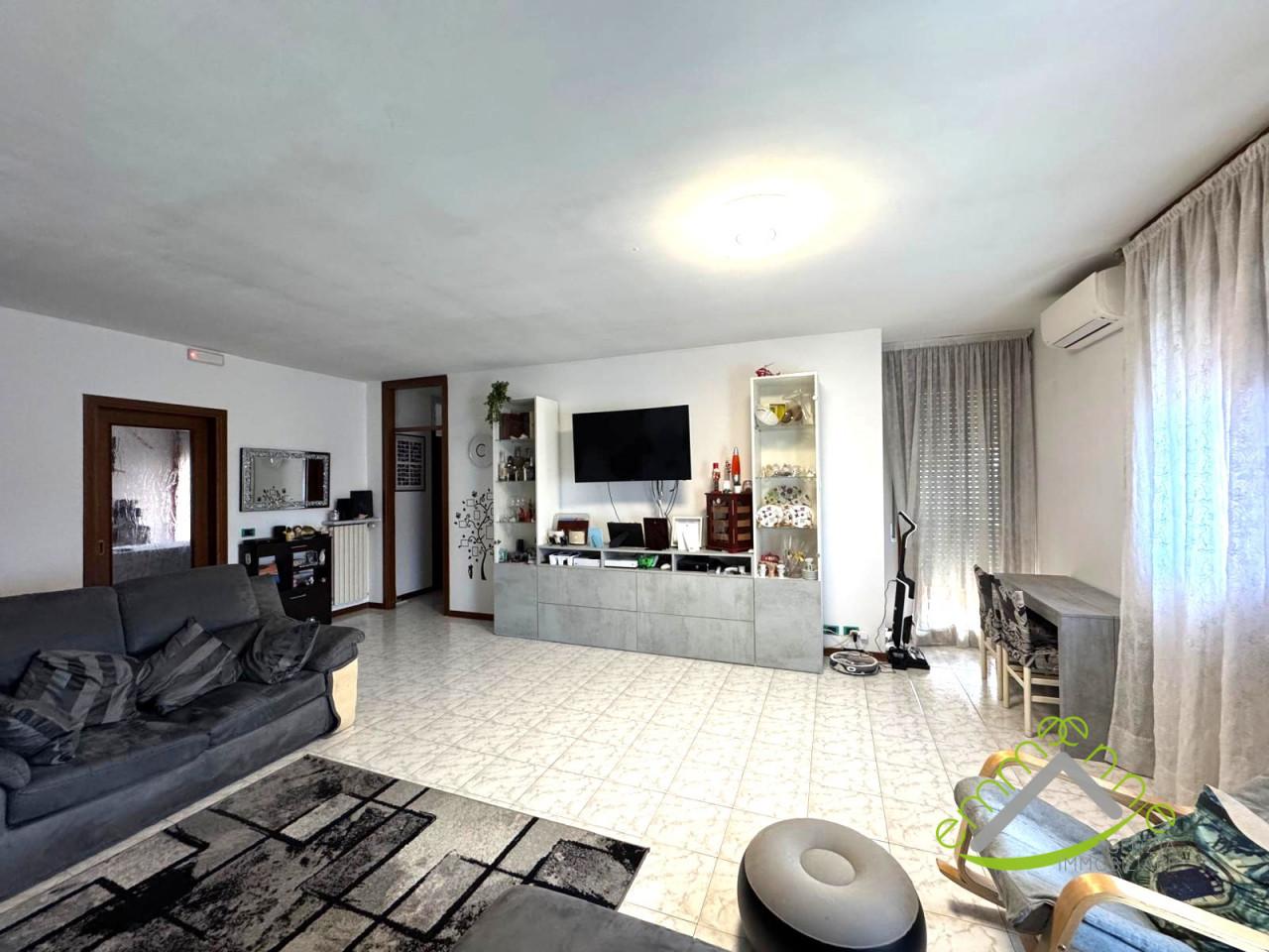 Appartamento in Via Martiri Giuliani E Dalmati, Fossò
