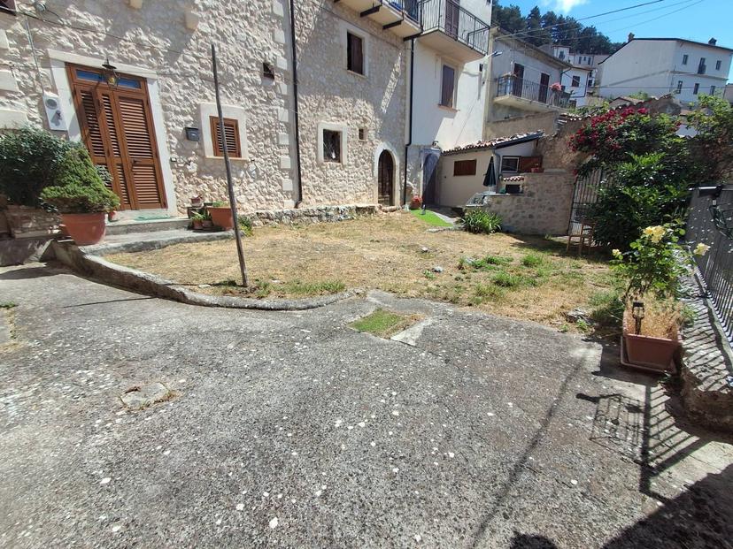 Casa indipendente in Via Salita del Lago 14/B, Castel del Monte — foto 4 di 5