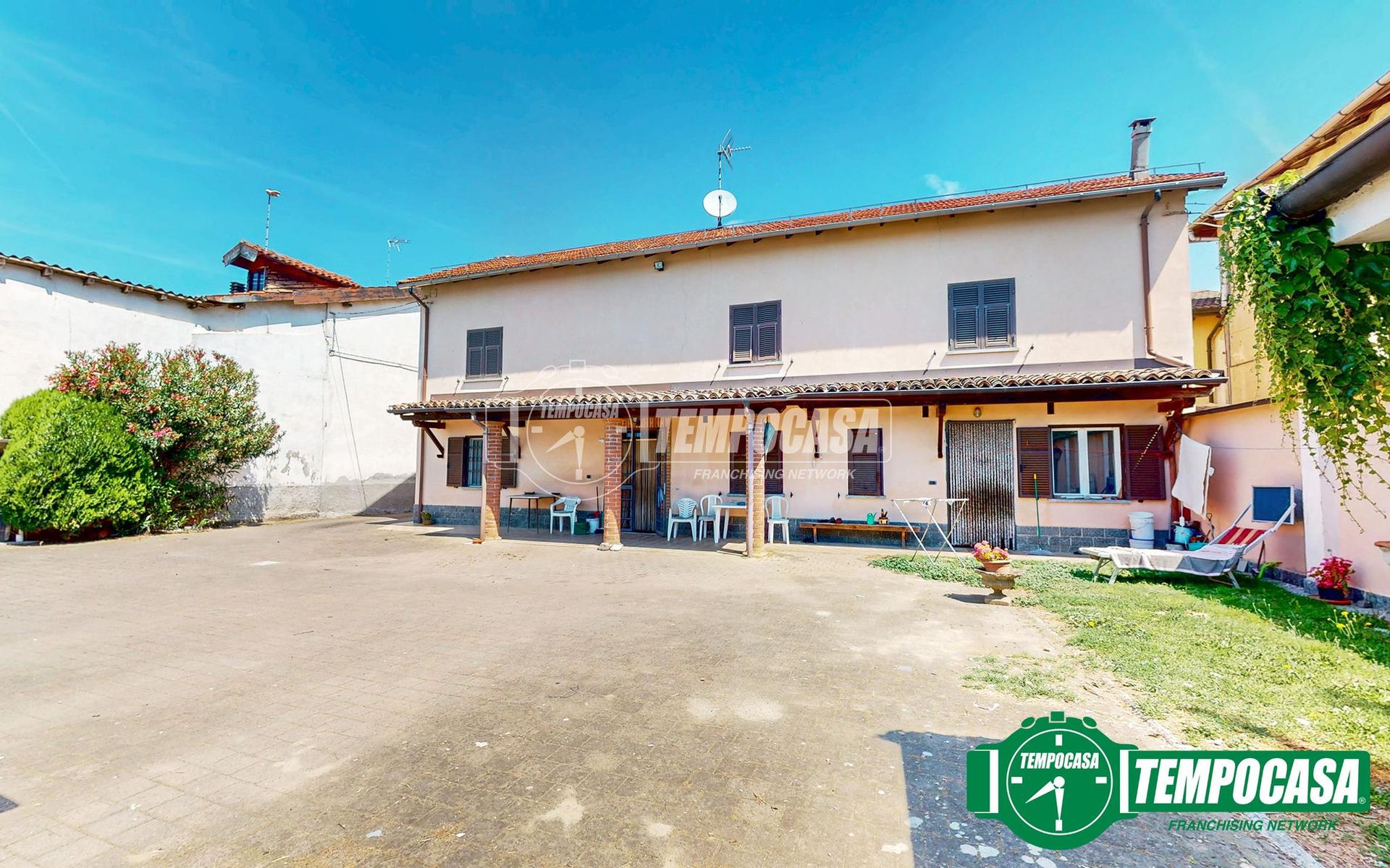 Casa indipendente in Strada di Cassano 104, Novi Ligure