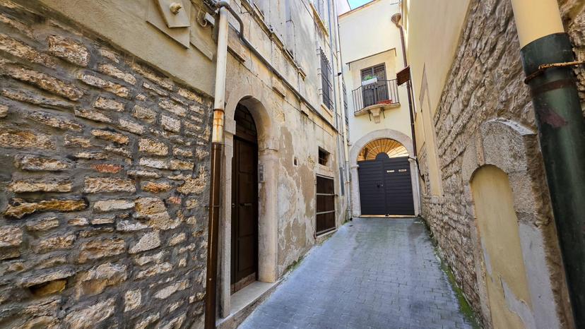 Quadrilocale in Vicolo II di Via Domenico De Anellis 1, Andria — foto 3 di 5