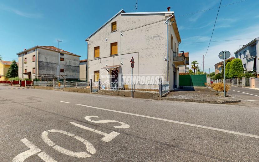 Casa indipendente in Via Alessandro Manzoni 10, Guastalla — foto 3 di 5