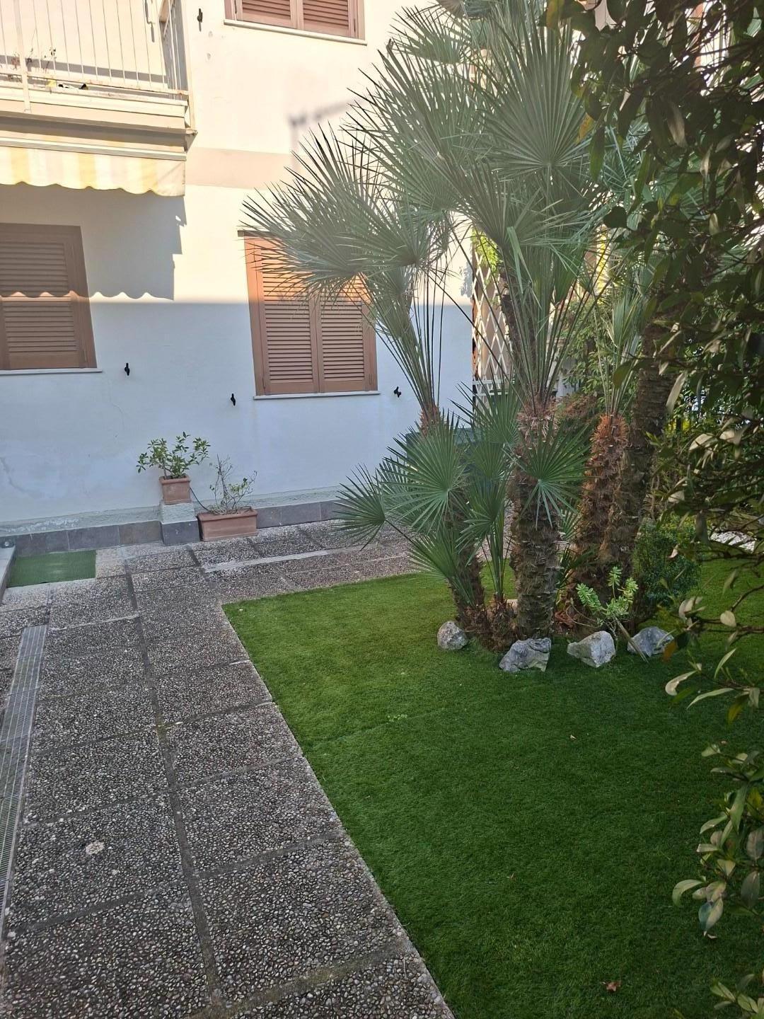 Villa a schiera, Luni