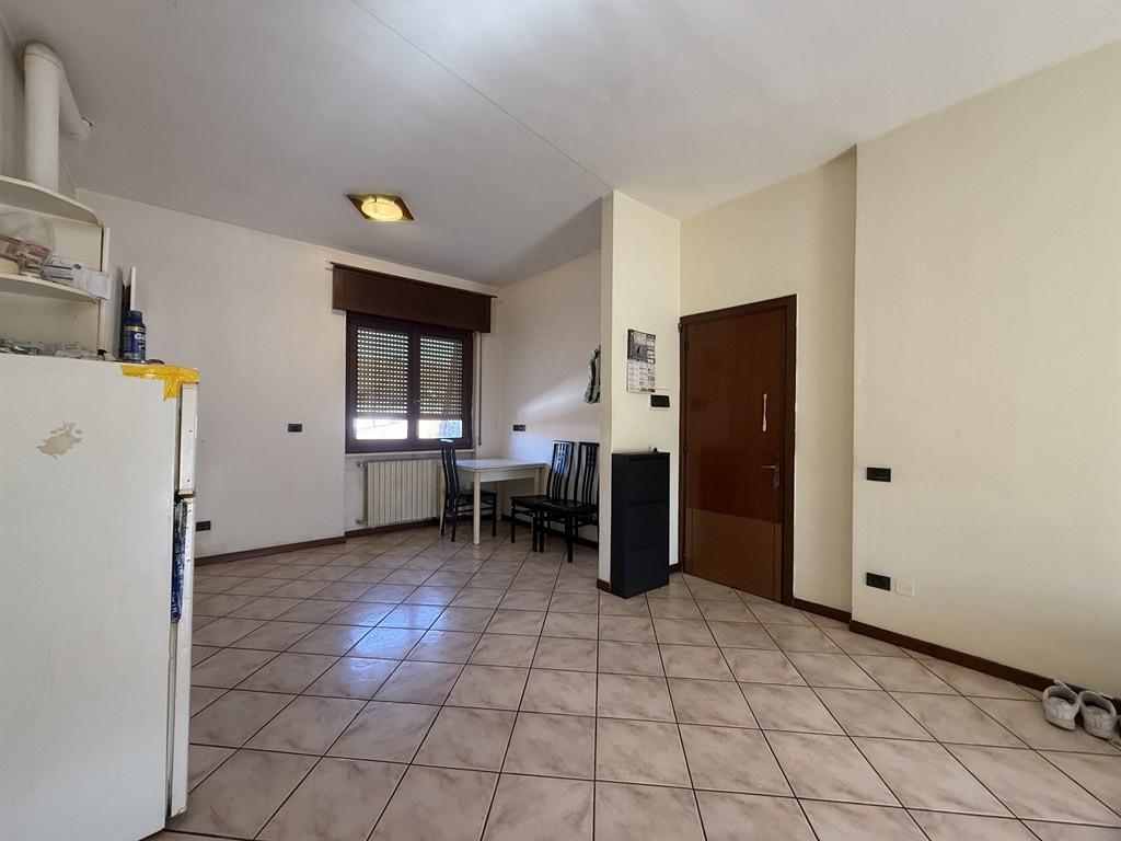 Trilocale in Via Piazza Marconi 2, Calcio