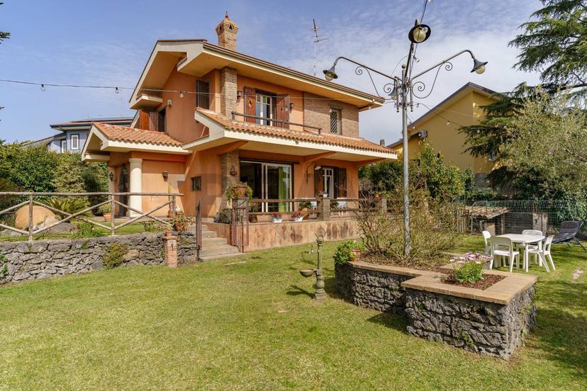 Villa in Via Giacomo Leopardi 18, Nicolosi — foto 2 di 5