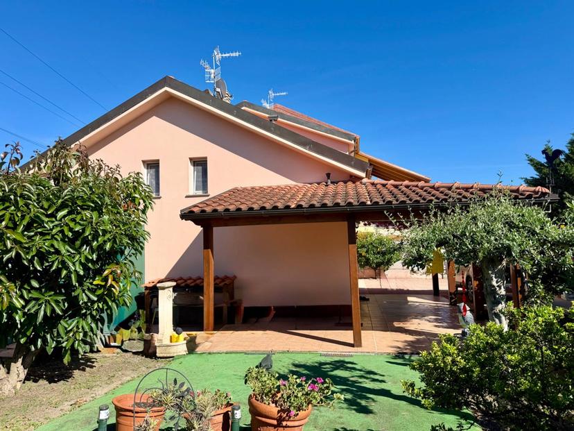 Villa in Regione Poggi di Leca, Albenga
