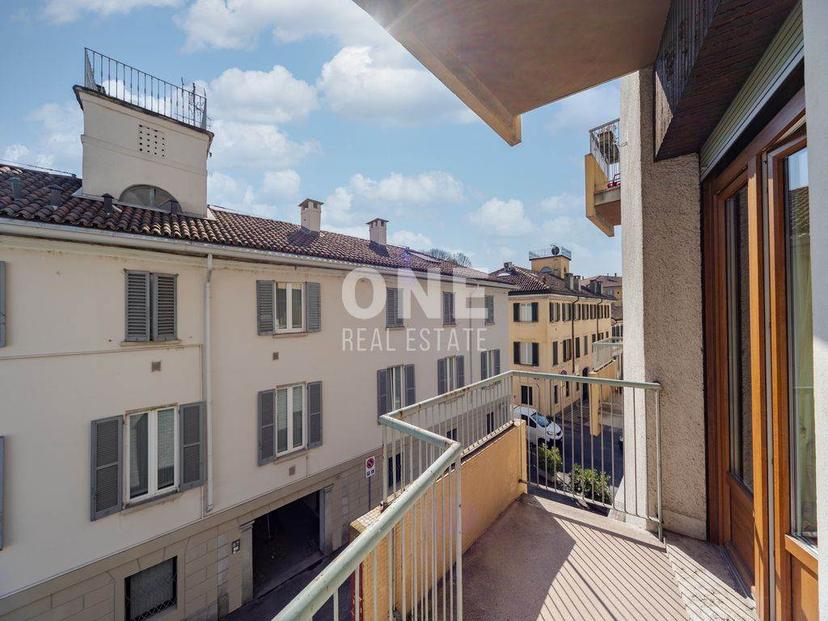 Trilocale in Via Santa Croce, Monza