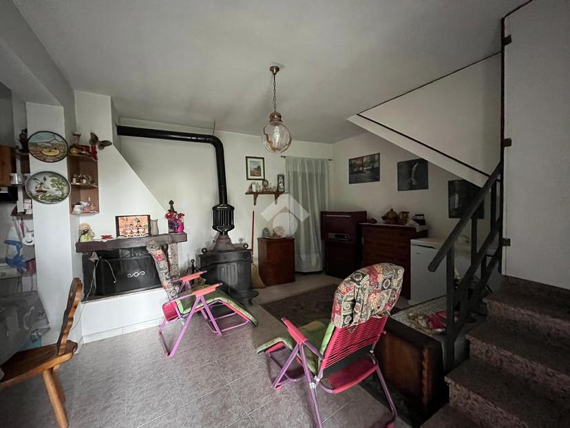 Casa indipendente in Via Cave 357, Bagnolo Piemonte