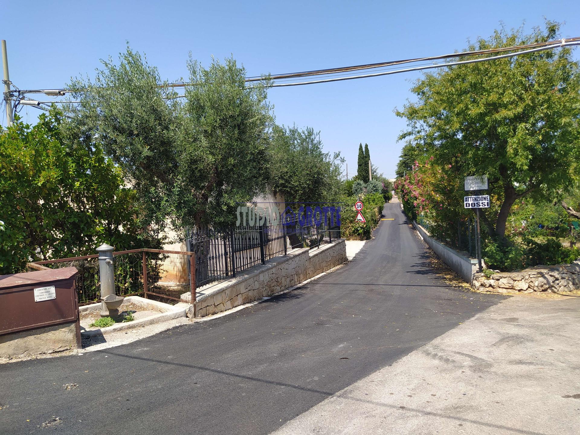 Villa unifamiliare in S.C. San Iacopo, Castellana Grotte