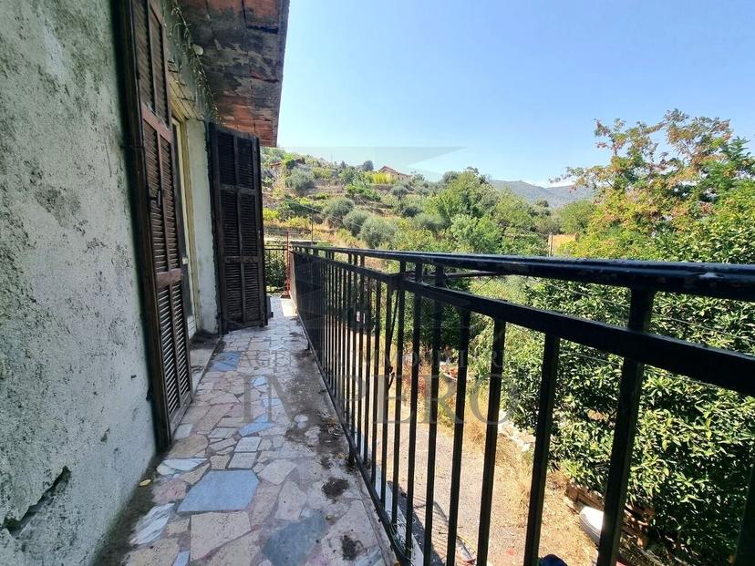 Casa indipendente in Via Gallardi 219, Ventimiglia — foto 4 di 5
