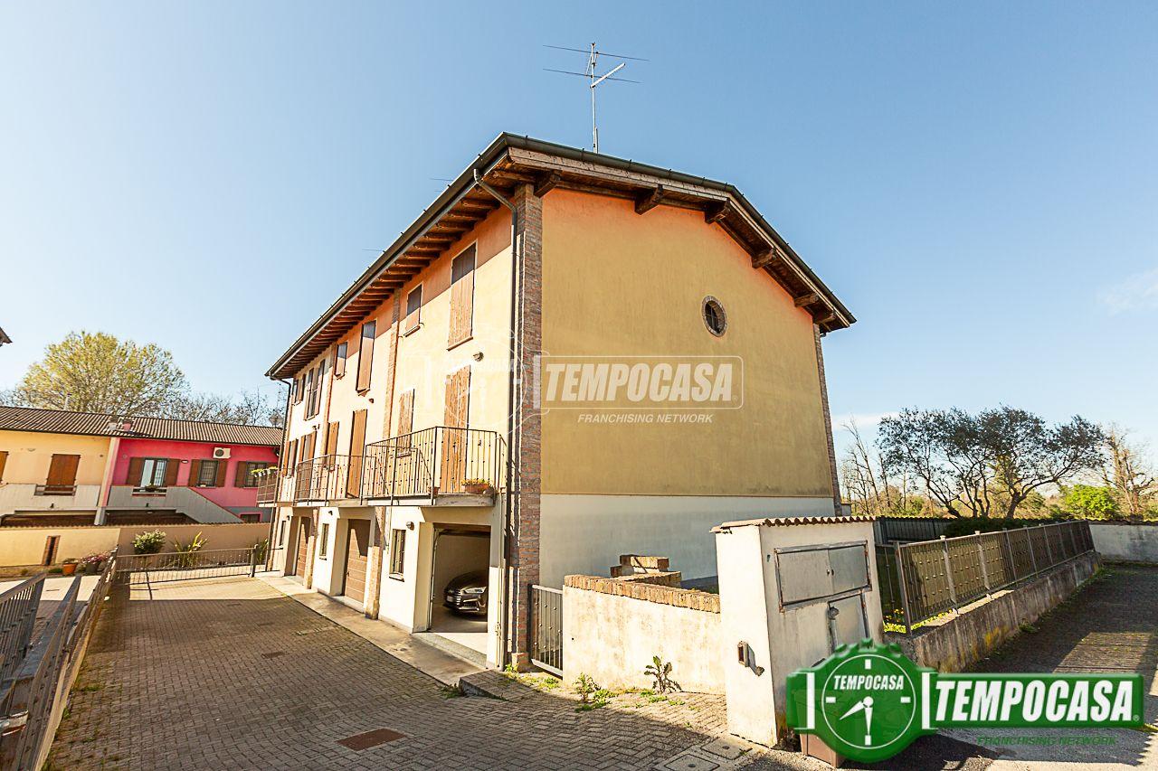 Villa a schiera in Vicolo Madre Teresa di Calcutta, Ripalta Arpina