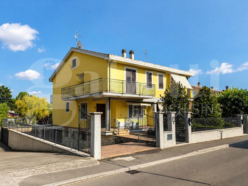 Villa bifamiliare, Giove — foto 2 di 5