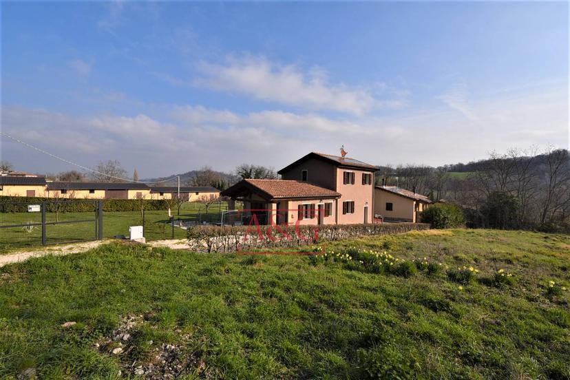 Rustico in Contrada Morico 73, San Ginesio — foto 4 di 5