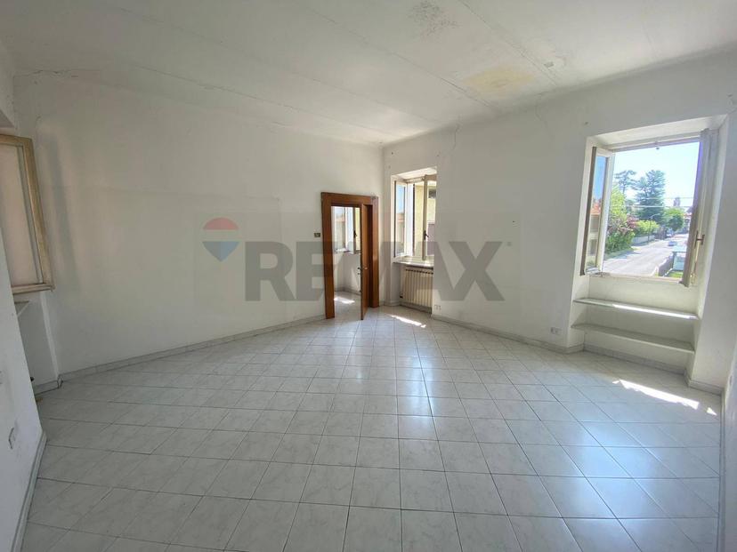 Trilocale in Via Brioschi Ferrante 56, Besana in Brianza — foto 3 di 5