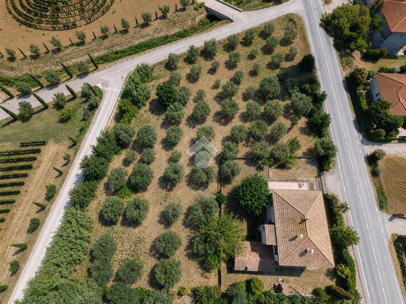 Villa in Via Nazionale per Teramo 236, Giulianova — foto 5 di 5