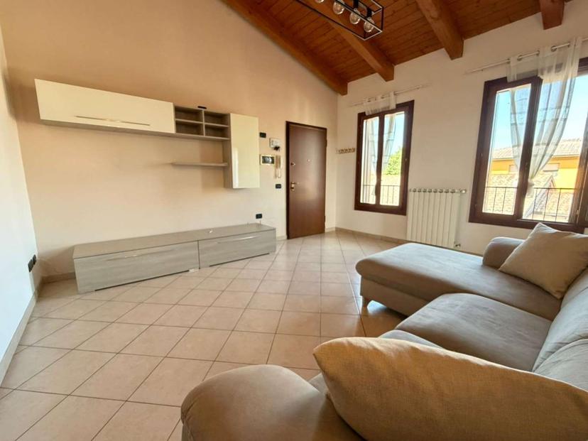 Trilocale in Via dei Gelsomini 13, Cento — foto 3 di 5