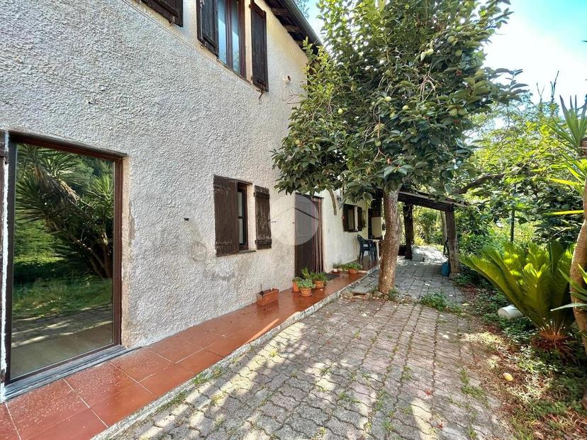 Casa indipendente in Via S. Bartolomeo del Bosco 107, Savona — foto 3 di 5