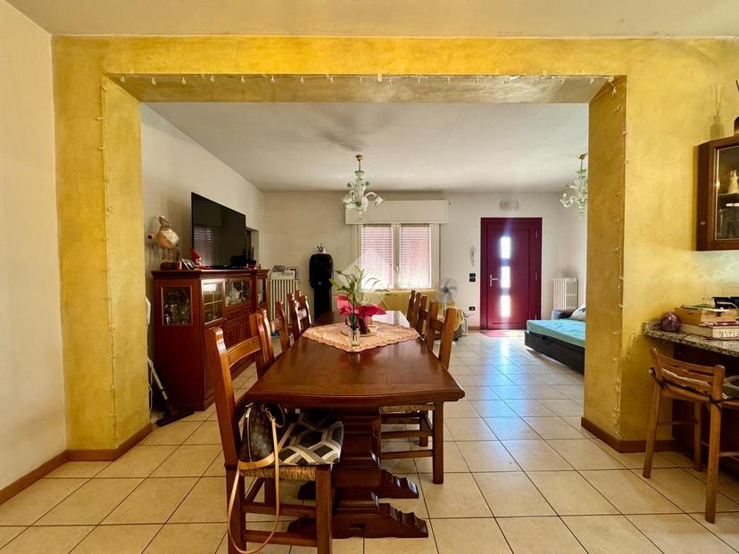 Villa in Via Feltrina Sud, Volpago del Montello