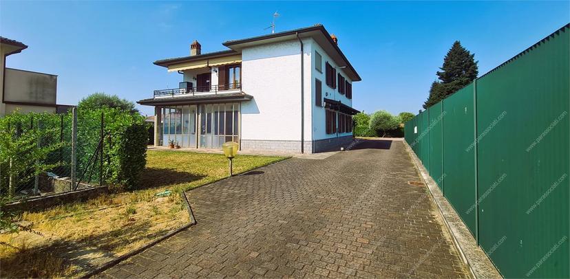 Villa in Via Camillo Benso Conte di Cavour 26, Miradolo Terme — foto 2 di 5