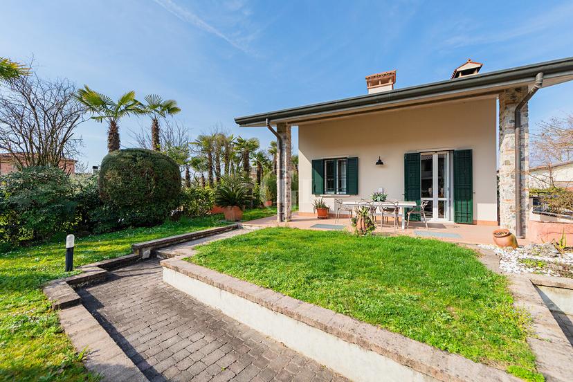 Casa indipendente in Sebino 13, Sirmione — foto 3 di 5
