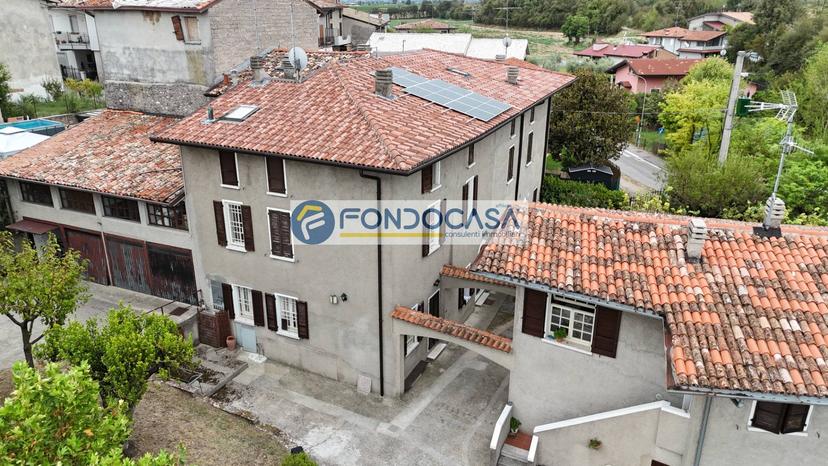Casa indipendente in Via Grezze, Desenzano del Garda