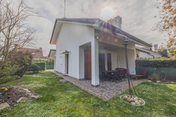 Villa bifamiliare in Via Sesta Est, Rosolina — foto 2 di 5