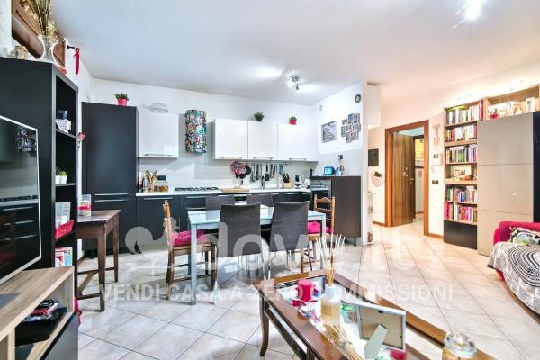 Trilocale in Via Padri Ladie' 2, Casaletto Lodigiano — foto 4 di 5