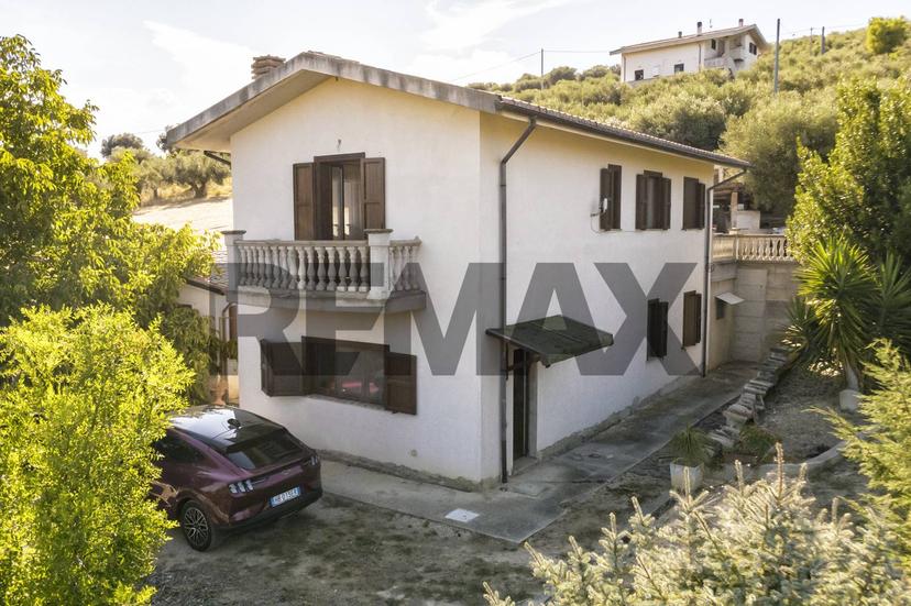 Casa indipendente in Strada Sant\'Agnese 12, Città Sant'Angelo — foto 5 di 5