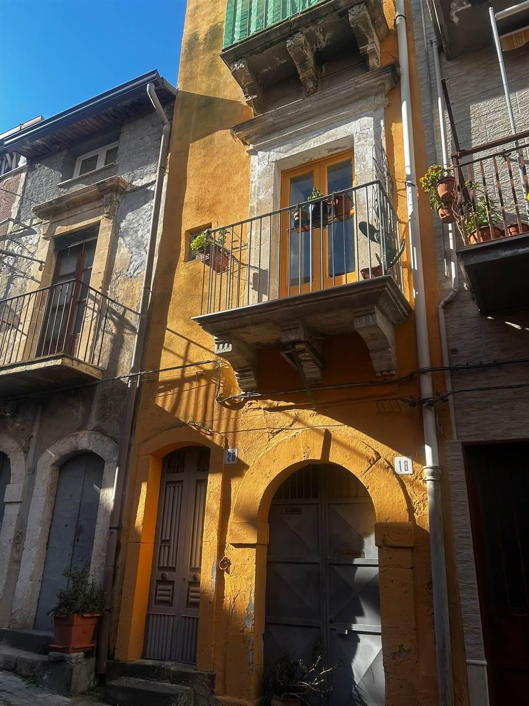 Casa indipendente in Via Raffaello Sanzio, Militello in Val di Catania