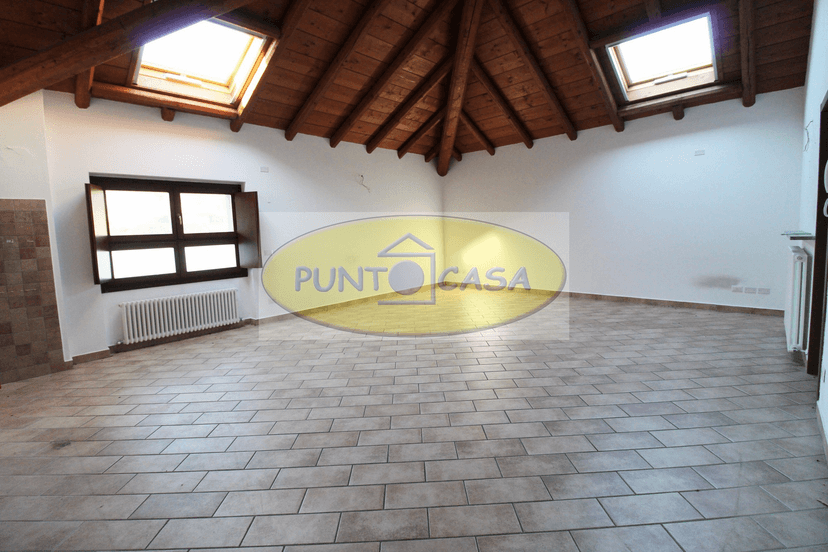Mansarda in Via Emilio Azzi 86, San Colombano al Lambro — foto 3 di 5
